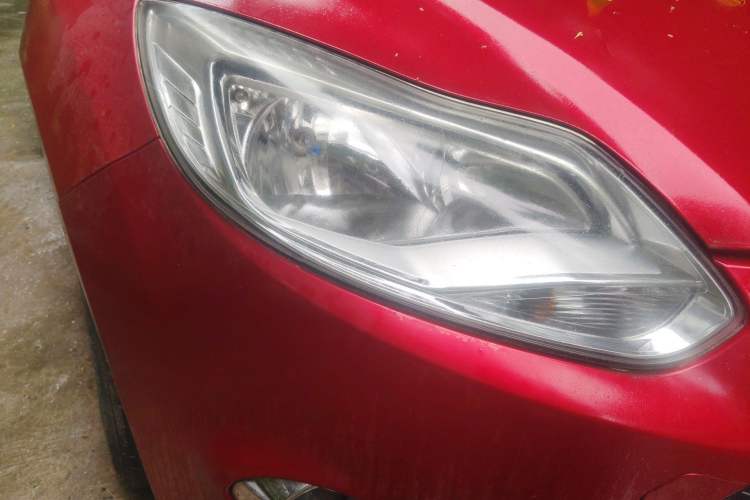Used Ford Focus 2012 Sedan 1.6L Manual Fashion Edition Right Front Headlight