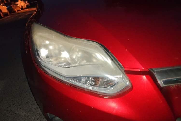 Used Ford Focus 2012 Hatchback 1.6L Automatic Comfort Model Right Front Headlight