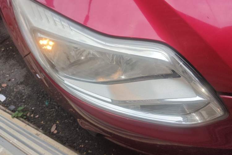 Used Ford Focus 2012 Hatchback 1.6L Automatic Fashion Edition Right Front Headlight