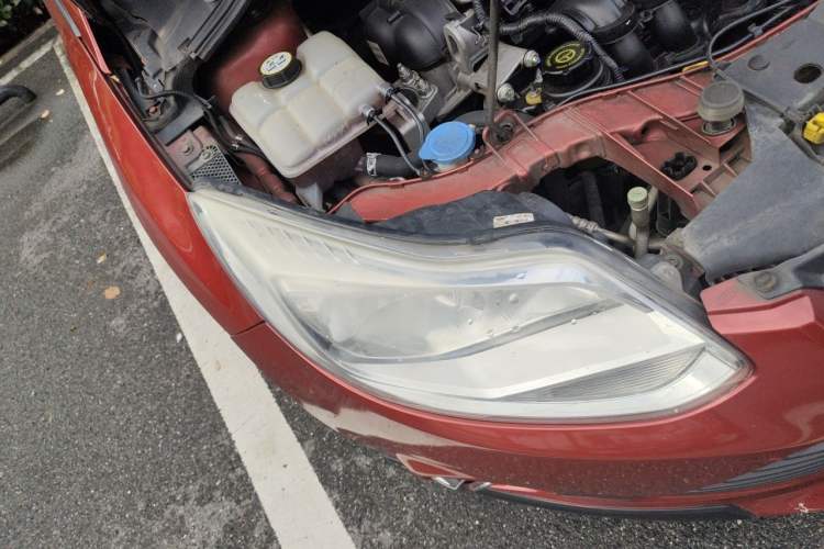 Used Ford Focus 2012 Hatchback 1.6L Automatic Fashion Edition Right Front Headlight