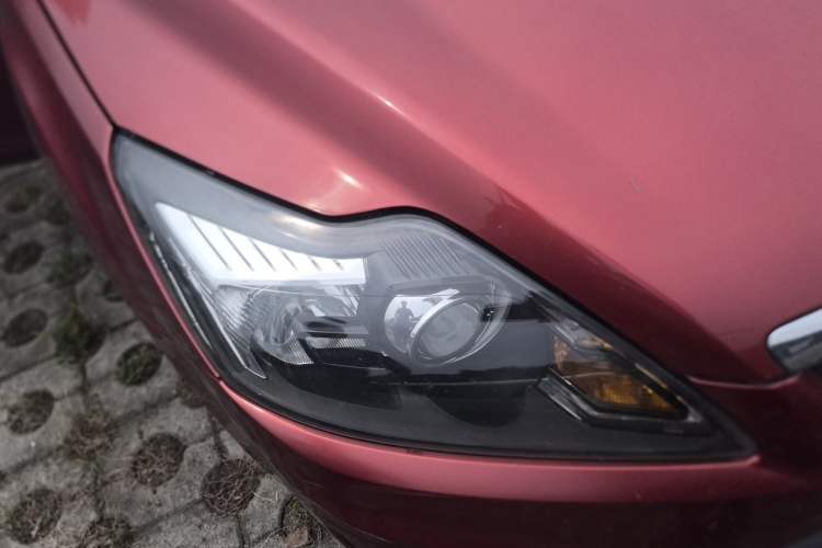 Used Ford Focus 2012 Hatchback Classic 1.8L Automatic Fashion Edition Right Front Headlight