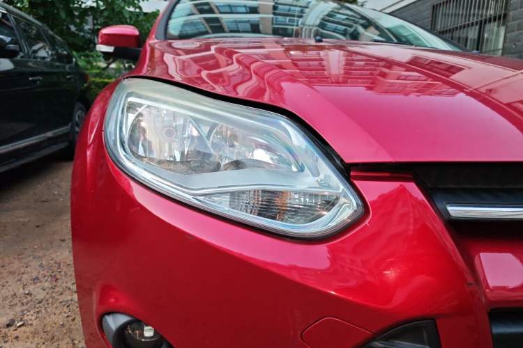 Used Ford Focus 2012 Hatchback 1.6L Automatic Comfort Model Right Front Headlight
