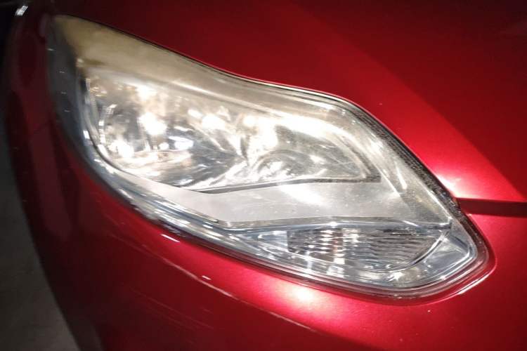 Used Ford Focus 2012 Sedan 1.6L Automatic Comfort Model Right Front Headlight