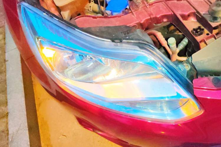 Used Ford Focus 2012 Hatchback 1.6L Manual Fashion Edition Right Front Headlight