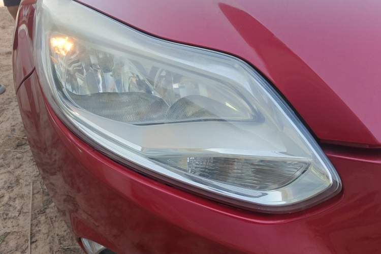 Used Ford Focus 2012 Hatchback 1.6L Automatic Fashion Edition Right Front Headlight