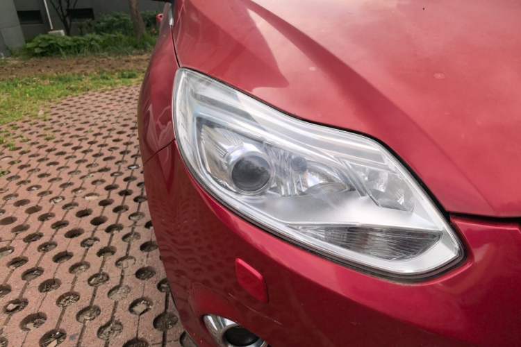 Used Ford Focus 2012 Sedan 2.0L Automatic Flagship Model Right Front Headlight