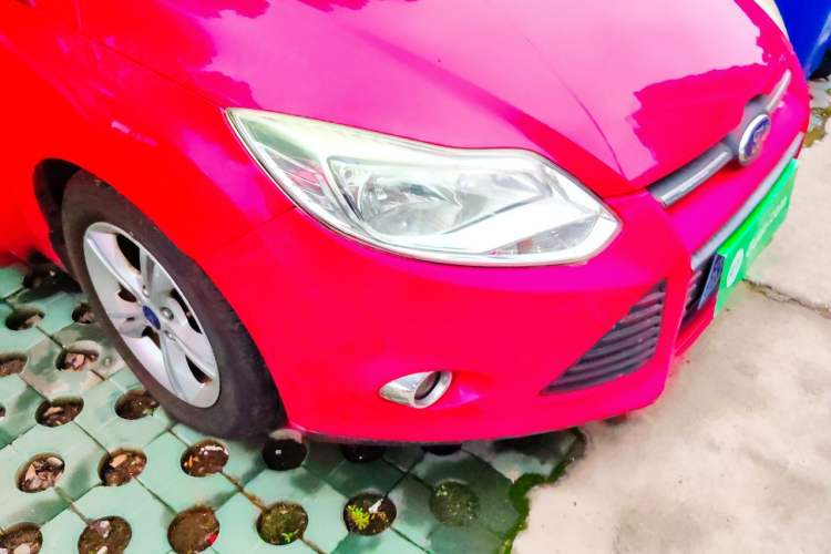 Used Ford Focus 2012 Hatchback 1.6L Automatic Fashion Edition Right Front Headlight
