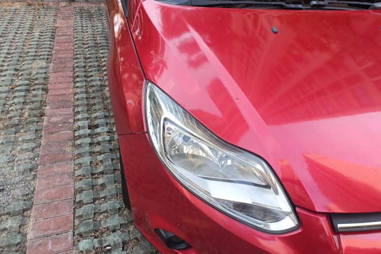 Used Ford Focus 2012 Sedan 1.6L Automatic Comfort Model Right Front Headlight