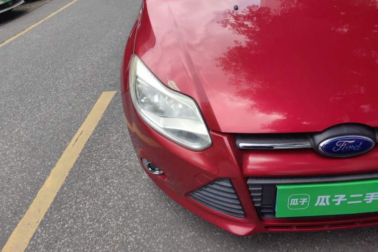 Used Ford Focus 2012 Hatchback 1.6L Manual Fashion Edition Right Front Headlight