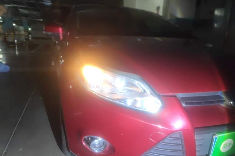 Used Ford Focus 2012 Sedan 1.6L Automatic Fashion Edition Right Front Headlight