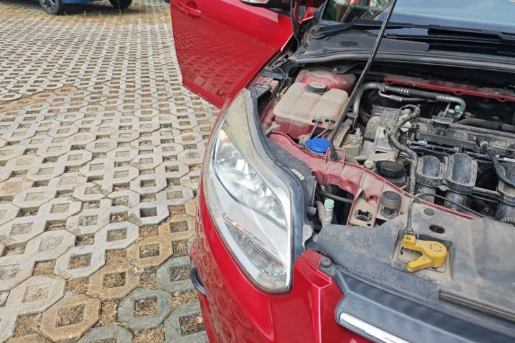 Used Ford Focus 2012 Hatchback 1.6L Automatic Comfort Model Right Front Headlight