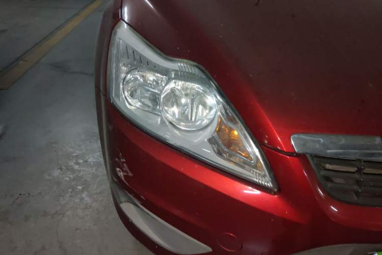 Used Ford Focus 2012 Sedan Classic 1.8L Automatic Base Model Right Front Headlight