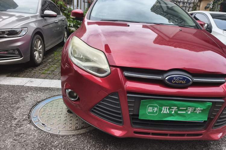 Used Ford Focus 2012 Sedan 1.6L Manual Fashion Edition Right Front Headlight