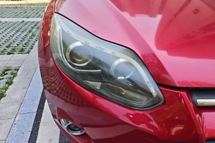 Used Ford Focus 2012 Sedan 1.6L Automatic Fashion Edition Right Front Headlight
