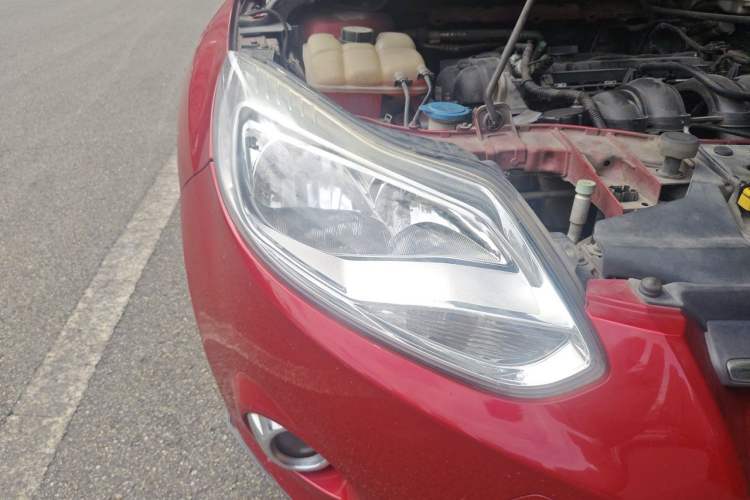 Used Ford Focus 2012 Hatchback 1.6L Automatic Fashion Edition Right Front Headlight