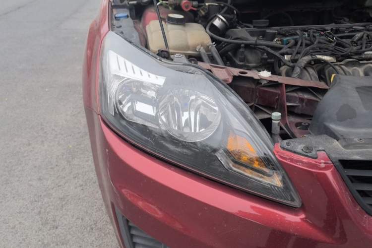 Used Ford Focus 2012 Hatchback Classic 1.8L Manual Base Model Right Front Headlight