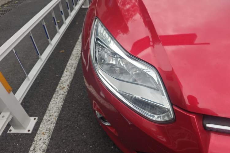 Used Ford Focus 2012 Hatchback 1.6L Automatic Fashion Edition Right Front Headlight