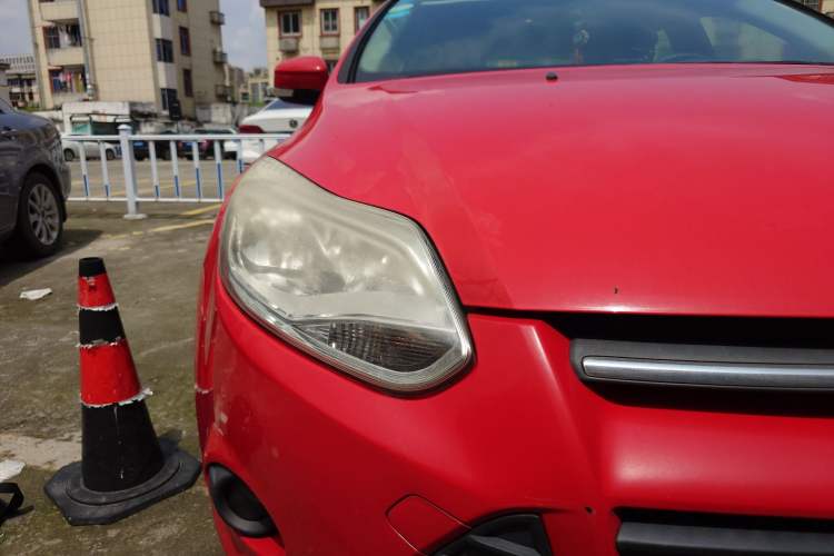 Used Ford Focus 2012 Hatchback 1.6L Automatic Fashion Edition Right Front Headlight