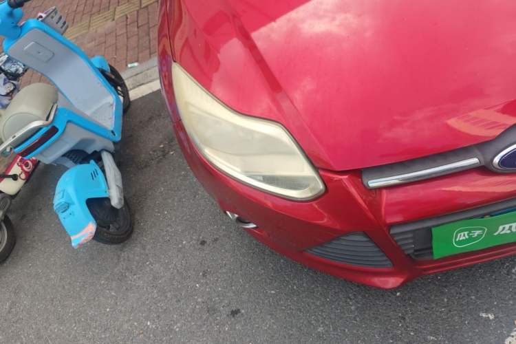 Used Ford Focus 2012 Sedan 1.6L Automatic Fashion Edition Right Front Headlight