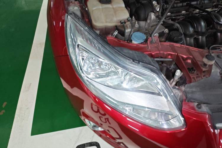 Used Ford Focus 2012 Hatchback 1.6L Automatic Fashion Edition Right Front Headlight