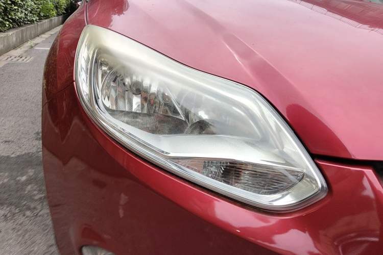 Used Ford Focus 2012 Sedan 1.6L Automatic Fashion Edition Right Front Headlight