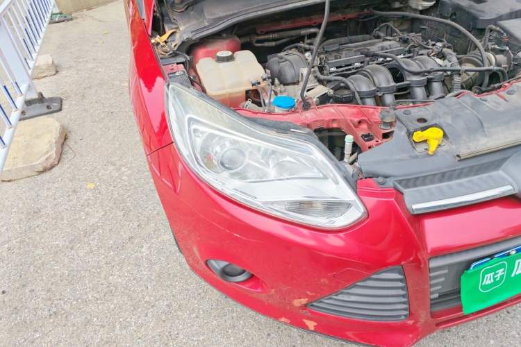 Used Ford Focus 2012 Sedan 1.6L Automatic Comfort Model Right Front Headlight