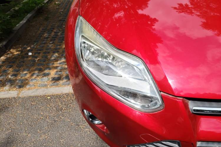 Used Ford Focus 2012 Sedan 1.6L Automatic Fashion Edition Right Front Headlight