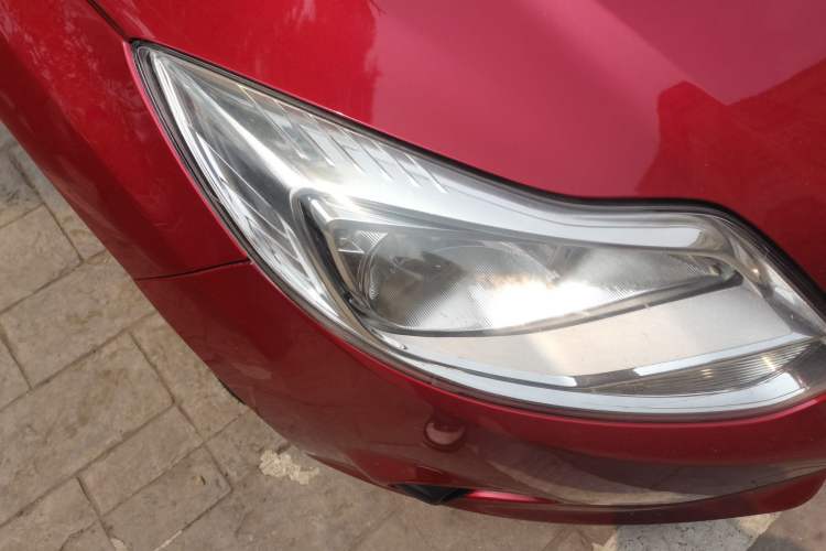 Used Ford Focus 2012 Sedan 1.6L Manual Comfort Model Right Front Headlight