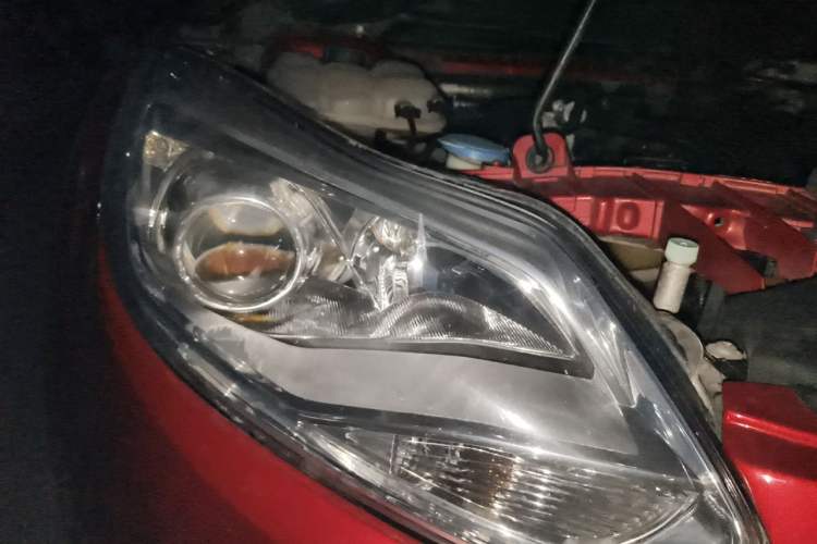 Used Ford Focus 2012 Hatchback 1.6L Automatic Fashion Edition Right Front Headlight