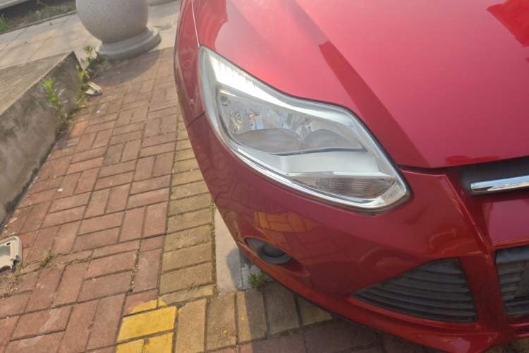 Used Ford Focus 2012 Hatchback 1.6L Automatic Comfort Model Right Front Headlight