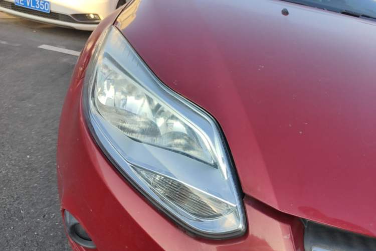 Used Ford Focus 2012 Hatchback 1.6L Automatic Comfort Model Right Front Headlight