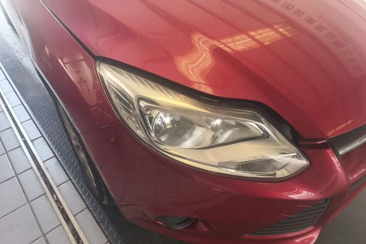 Used Ford Focus 2012 Sedan 1.6L Automatic Comfort Model Right Front Headlight