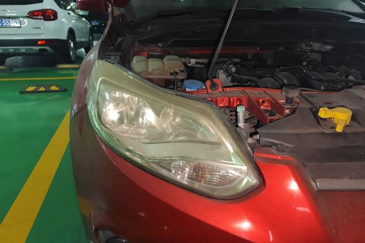 Used Ford Focus 2012 Hatchback 1.6L Manual Comfort Model Right Front Headlight
