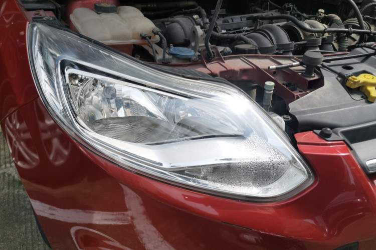 Used Ford Focus 2012 Sedan 1.6L Automatic Comfort Model Right Front Headlight