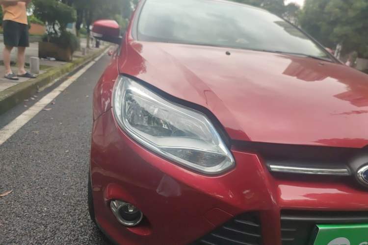 Used Ford Focus 2012 Sedan 1.6L Automatic Fashion Edition Right Front Headlight