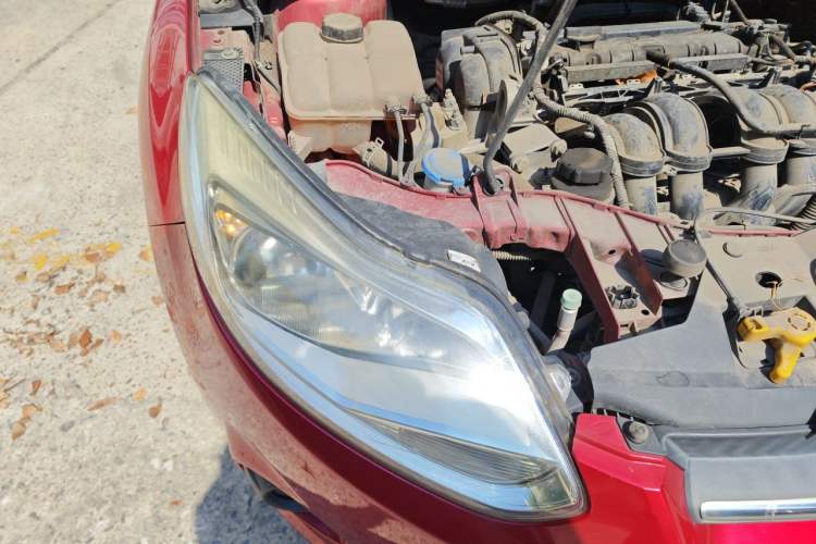 Used Ford Focus 2012 Sedan 1.6L Automatic Comfort Model Right Front Headlight