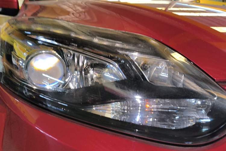 Used Ford Focus 2012 Hatchback 2.0L Automatic Luxury Sport Model Right Front Headlight