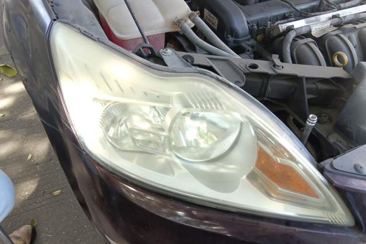 Used Ford Focus 2012 Sedan Classic 1.8L Automatic Base Model Right Front Headlight