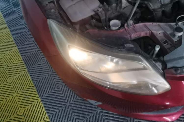 Used Ford Focus 2012 Sedan 1.6L Automatic Comfort Model Right Front Headlight