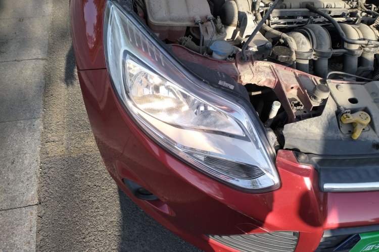 Used Ford Focus 2012 Hatchback 1.6L Automatic Comfort Model Right Front Headlight