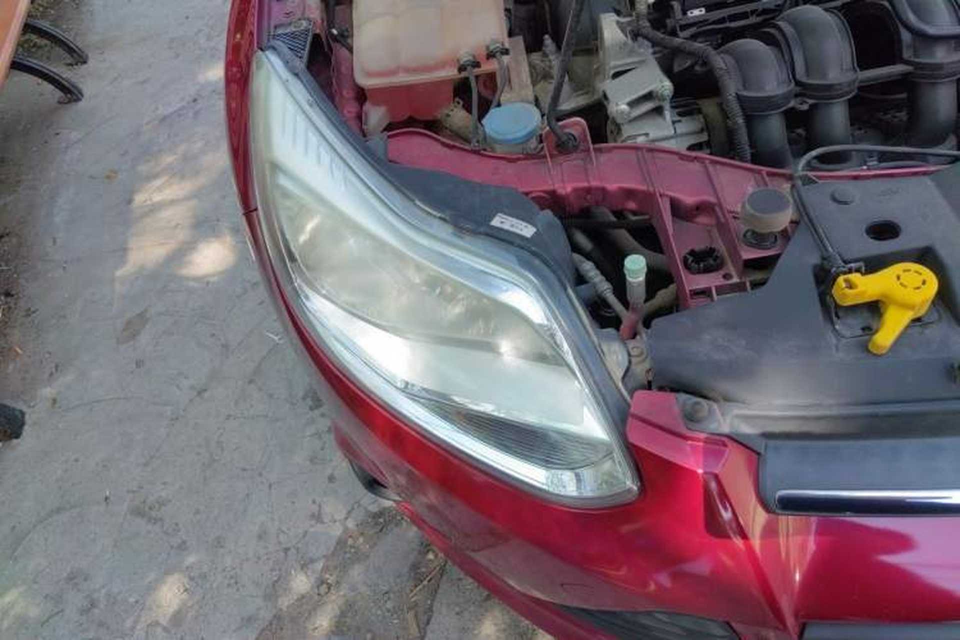 Used Ford Focus 2012 Sedan 1.6L Manual Comfort Model Right Front Headlight