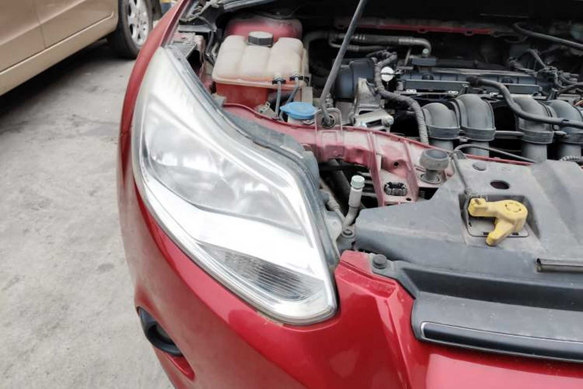 Used Ford Focus 2012 Hatchback 1.6L Manual Comfort Model Right Front Headlight