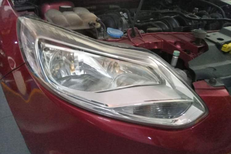 Used Ford Focus 2012 Hatchback 1.6L Automatic Fashion Edition Right Front Headlight