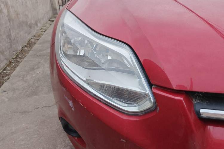 Used Ford Focus 2012 Hatchback 1.6L Automatic Comfort Model Right Front Headlight