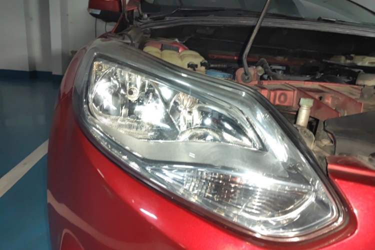 Used Ford Focus 2012 Hatchback 1.6L Automatic Fashion Edition Right Front Headlight