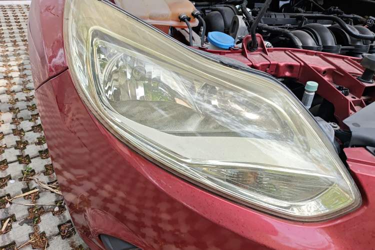 Used Ford Focus 2012 Hatchback 1.6L Manual Comfort Model Right Front Headlight