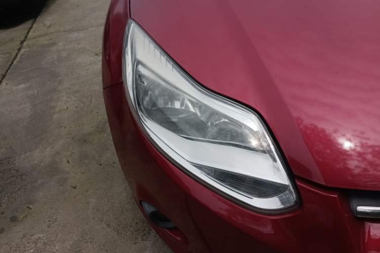 Used Ford Focus 2012 Hatchback 1.6L Automatic Comfort Model Right Front Headlight
