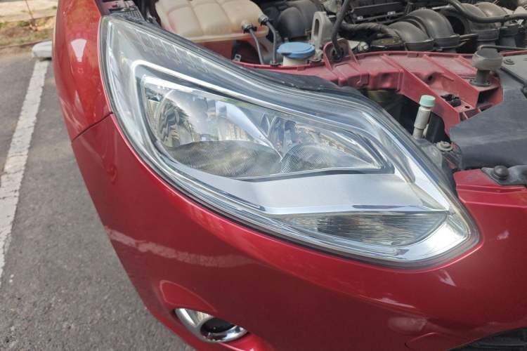Used Ford Focus 2012 Hatchback 1.6L Automatic Fashion Edition Right Front Headlight