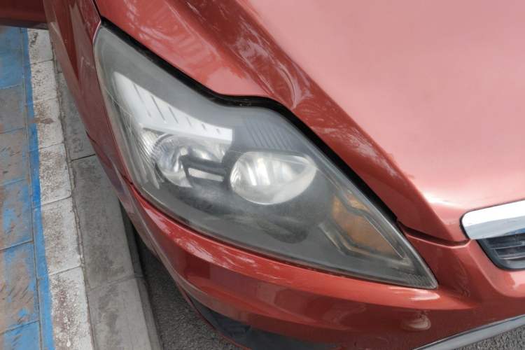Used Ford Focus 2012 Hatchback Classic 1.8L Automatic Base Model Right Front Headlight