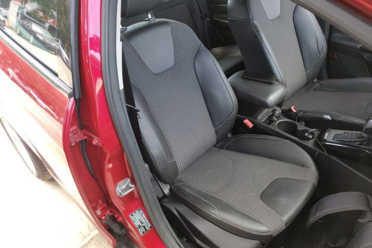 Used Ford Focus 2012 Sedan 1.6L Automatic Fashion Edition Right Front Seat